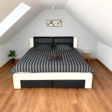 몽테우 Loft Evasion , Parking Gratuit , 5 Min Auxerre 아파트 외부 사진