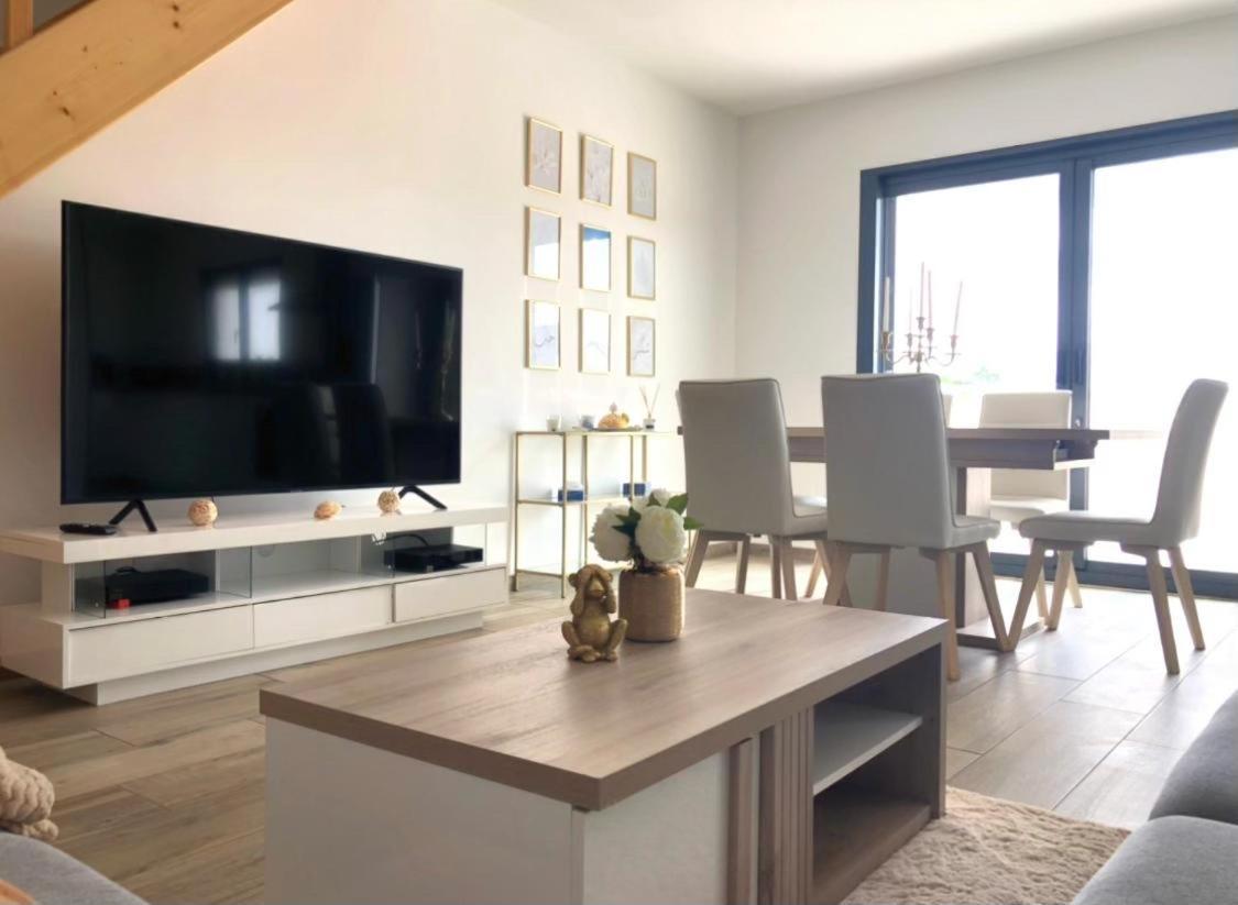 몽테우 Loft Evasion , Parking Gratuit , 5 Min Auxerre 아파트 외부 사진